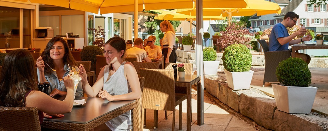 Réceptionist:in, 3. Bild